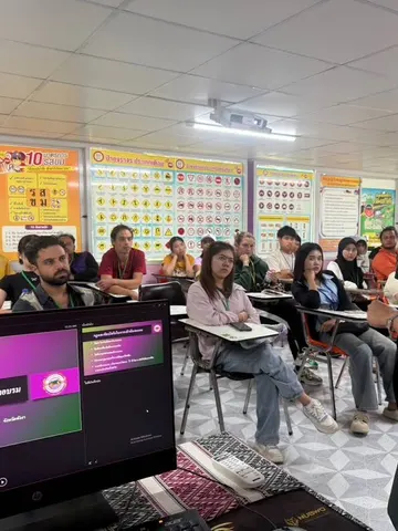 Lecture in Thai and English